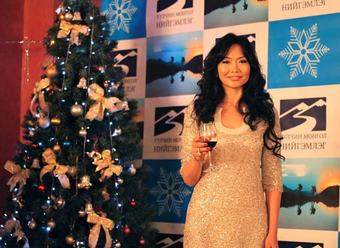 Дуучин Р.Лхамаагийн төрсөн өдрөөрөө авсан “хамгийн үнэтэй бэлэг”